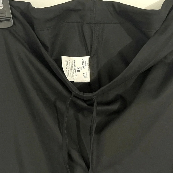 Women’s XS Black Scrub Set - Picture 9 of 10